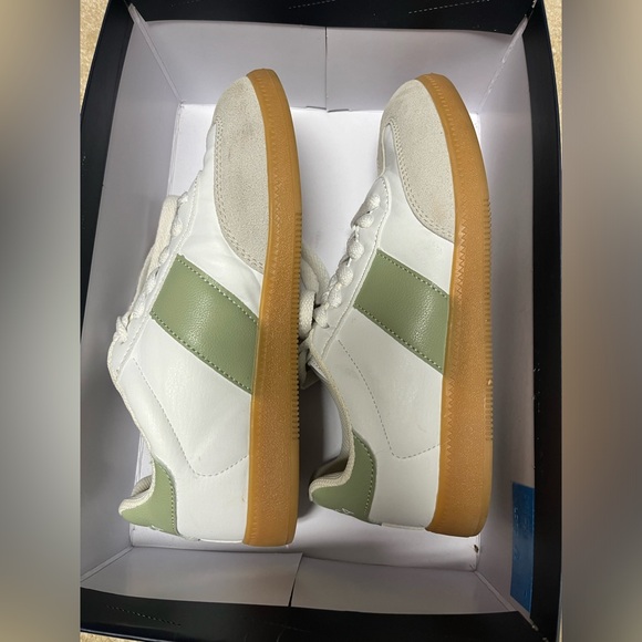 Nautica Sage Green/White Sneaker Sz 6 - Picture 6 of 6